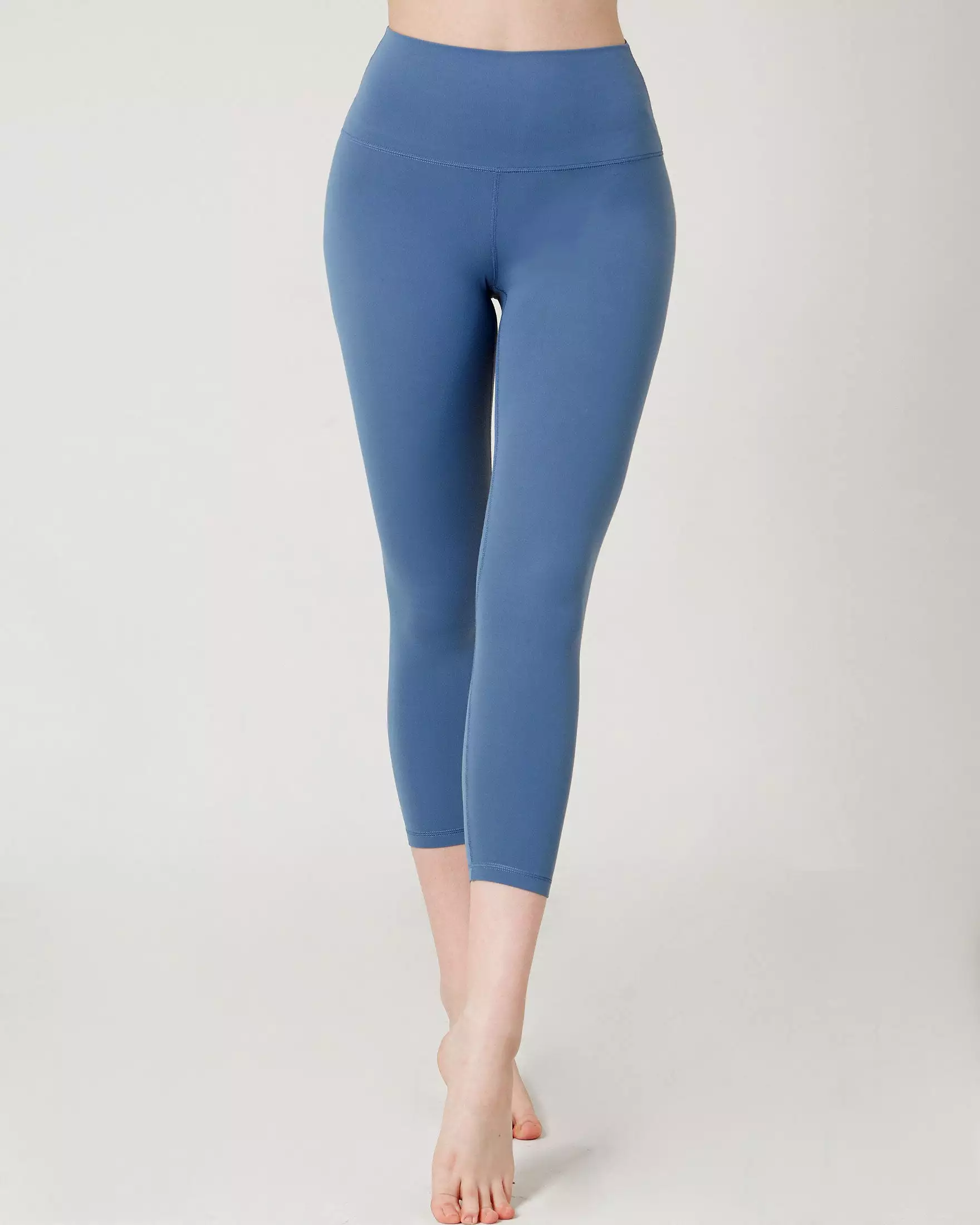 Basic Compass Capri Leggings 21