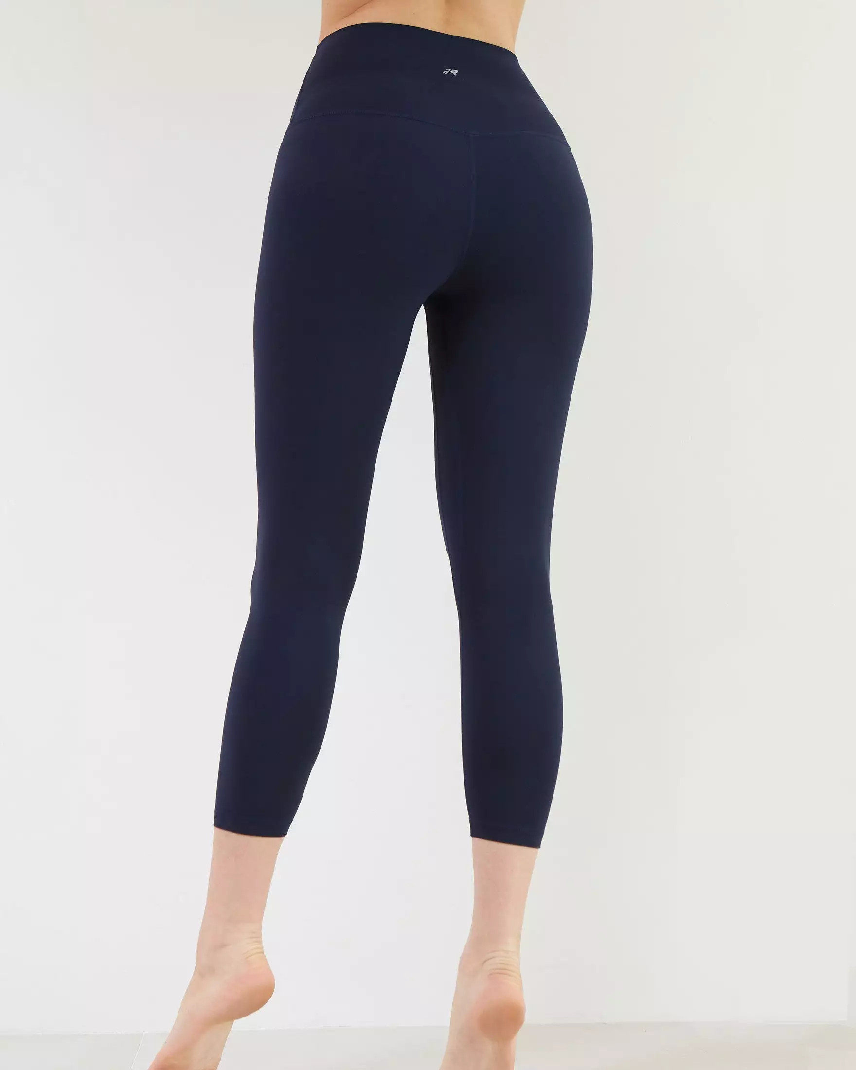 Basic Compass Capri Leggings 21