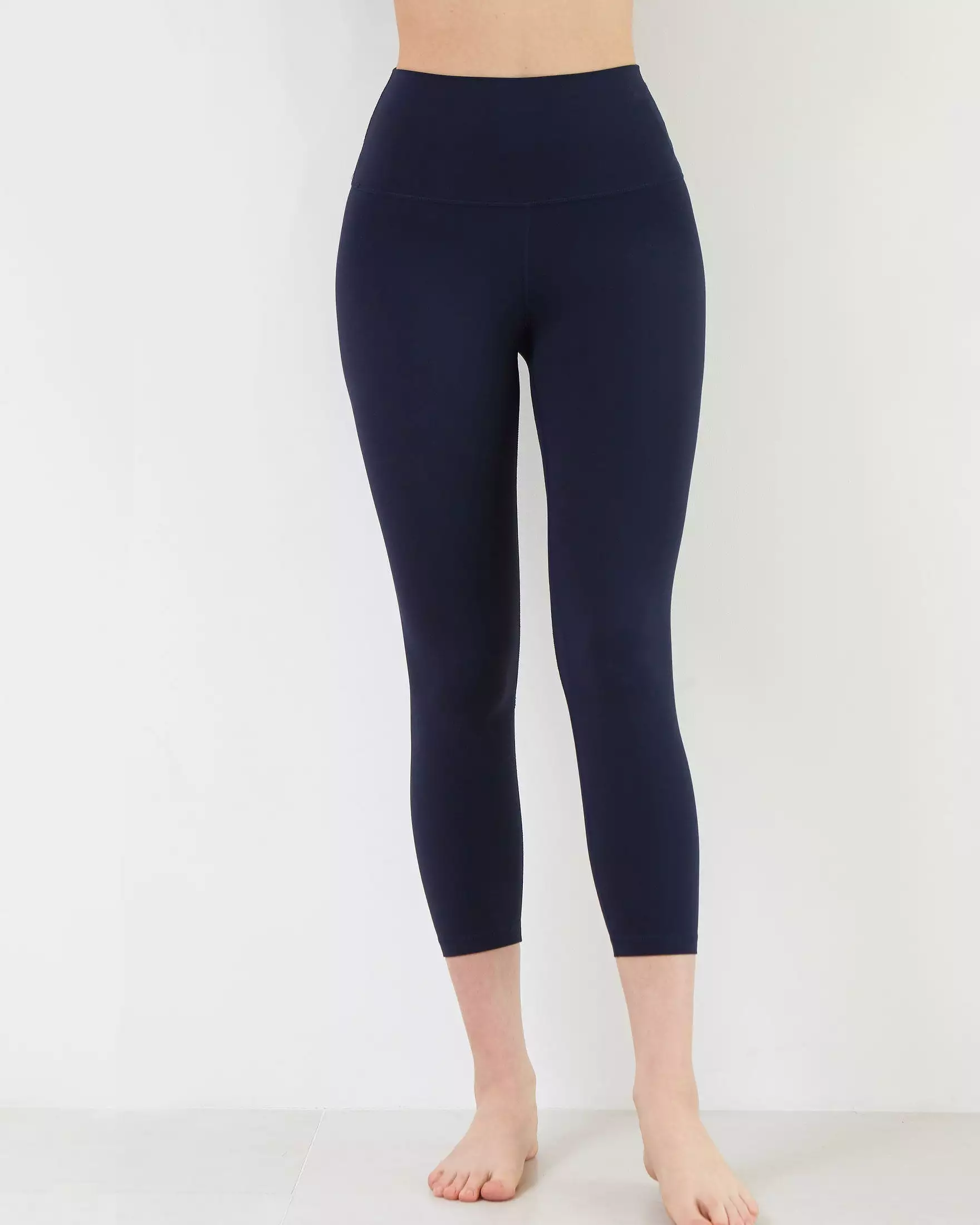 Basic Compass Capri Leggings 21